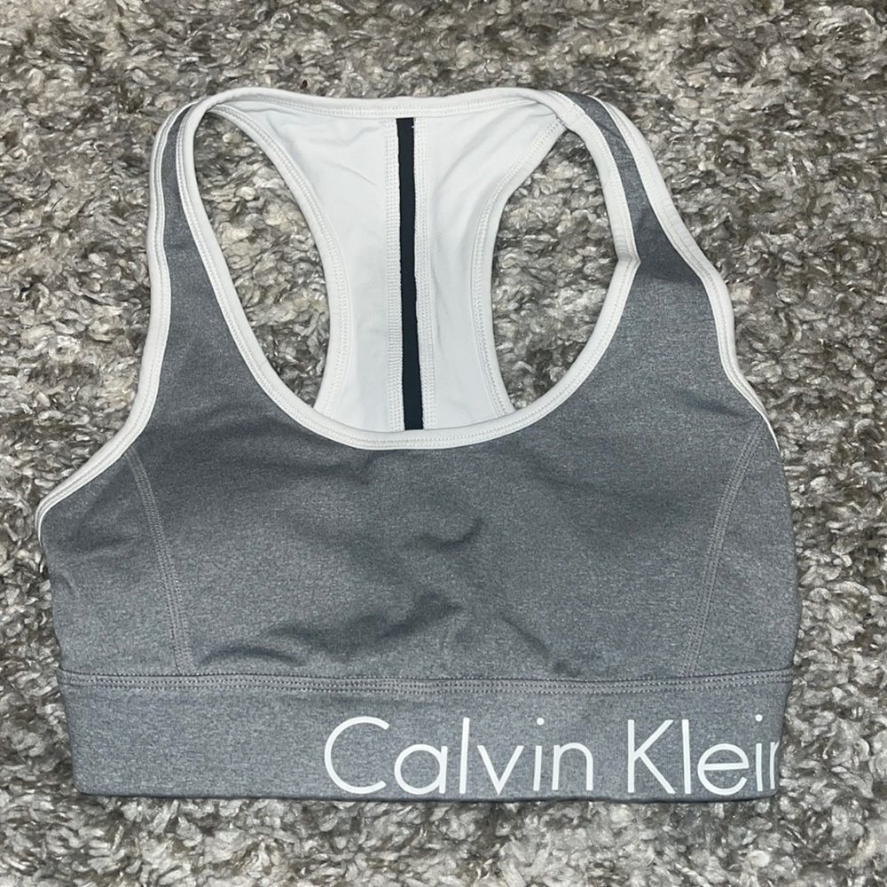 Sports bra